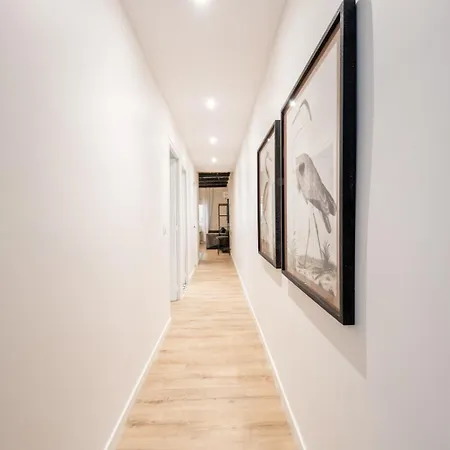 Bebarceloner Eixample Apartments- 4 Bedrooms *