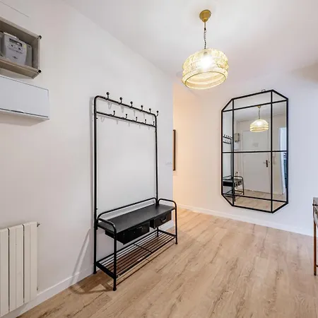 Апартаменты Bebarceloner Eixample Apartments- 4 Bedrooms Барселона