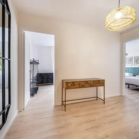 Bebarceloner Eixample Apartments- 4 Bedrooms Barcelona