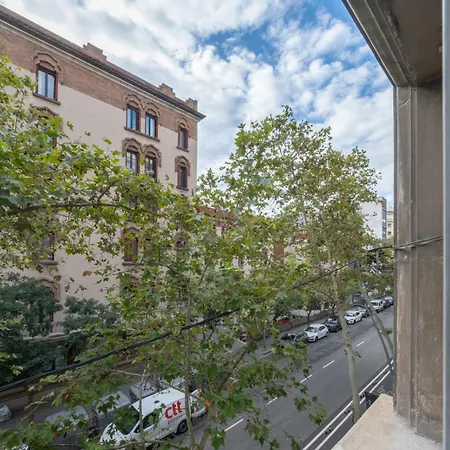 Bebarceloner Eixample Apartments- 4 Bedrooms Апартаменты Барселона
