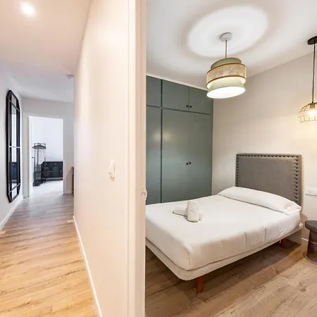 Bebarceloner Eixample Apartments- 4 Bedrooms Барселона